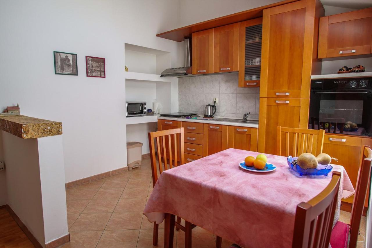 Amu Apartment Pula Exterior foto